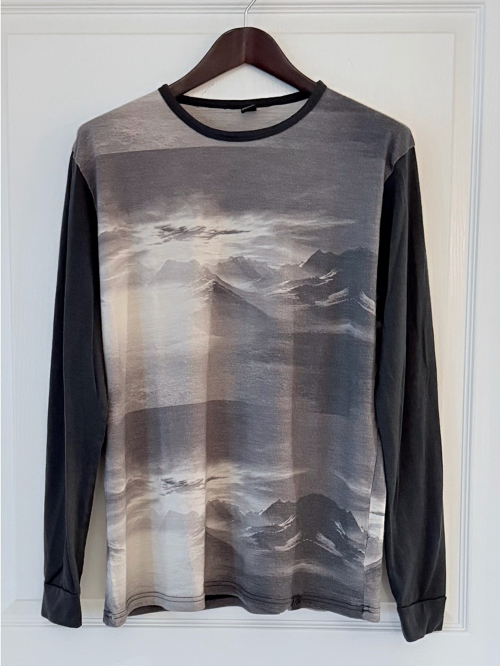 Helly Hansen Men's Long Sleeve Wool Scenic Print Tee - Gray, Black